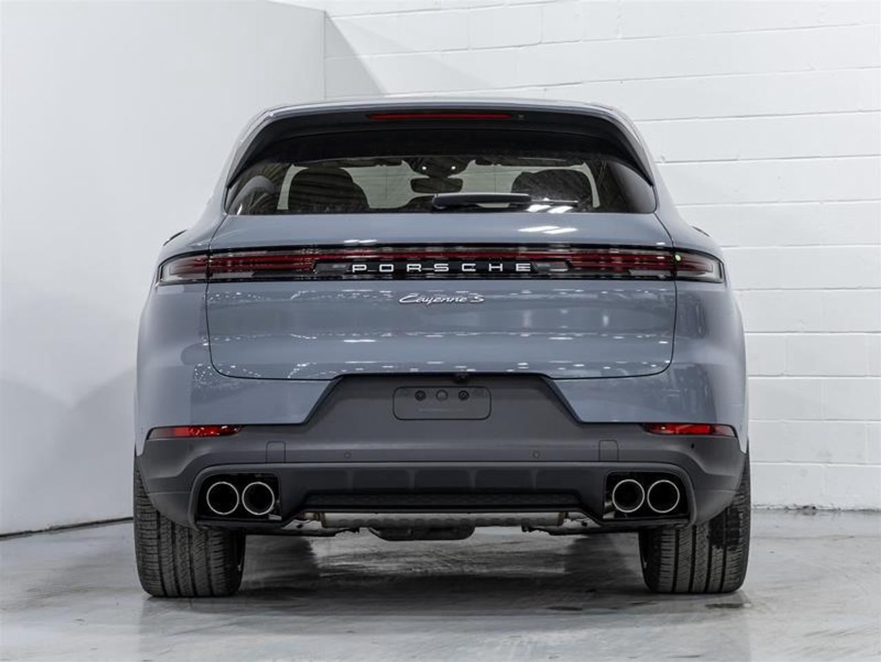 2025 Porsche Cayenne  Photo