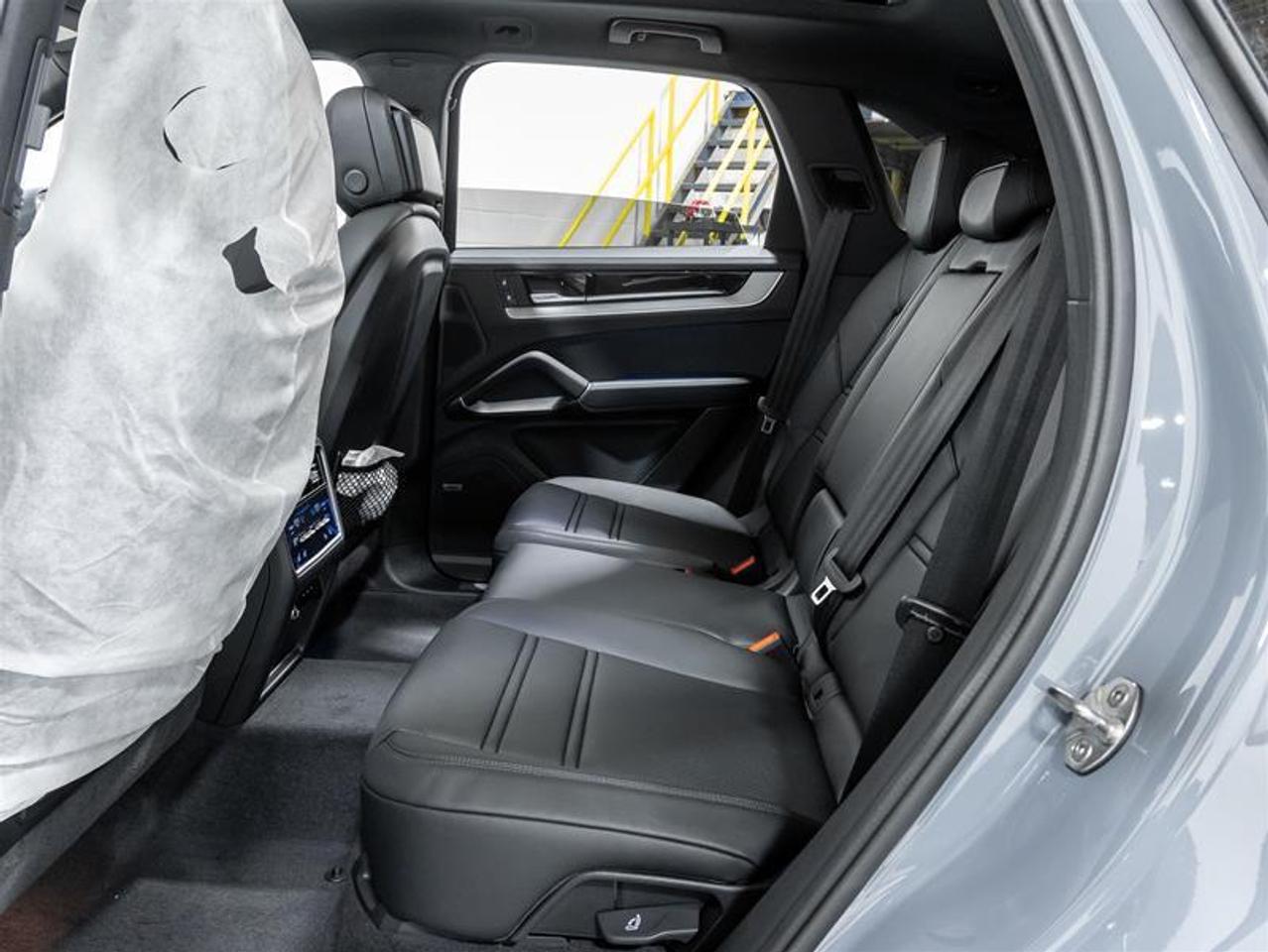 2025 Porsche Cayenne  Photo