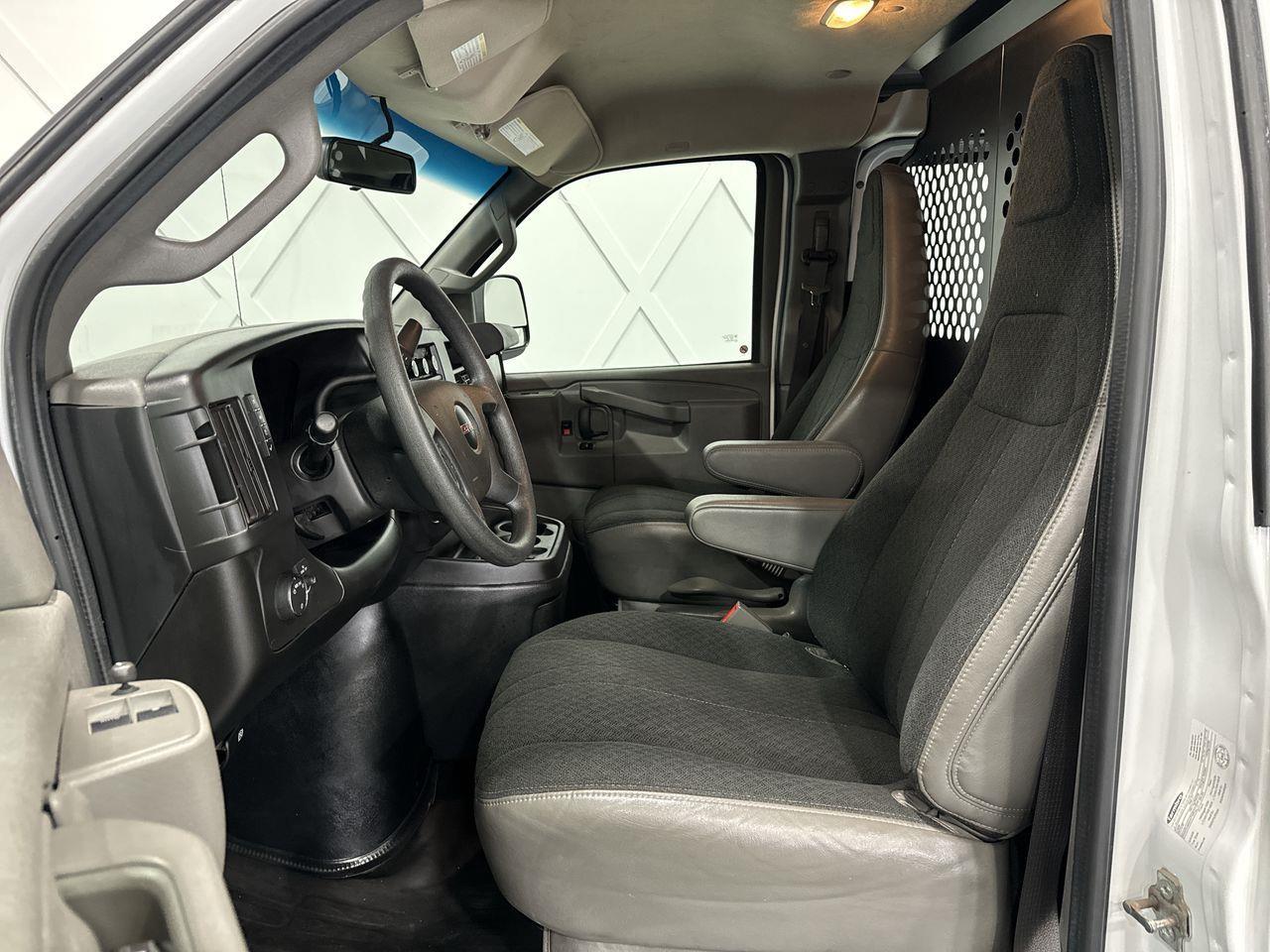 2021 GMC Savana 2500  Photo