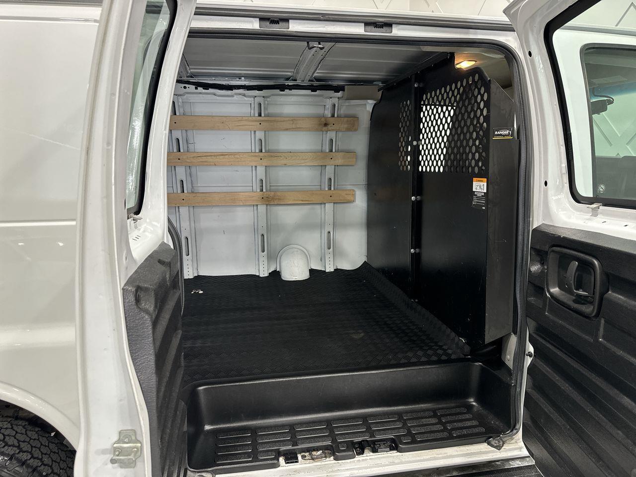 2021 GMC Savana 2500  Photo