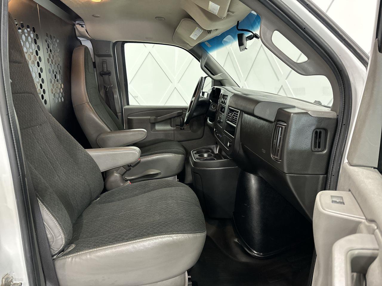 2021 GMC Savana 2500  Photo