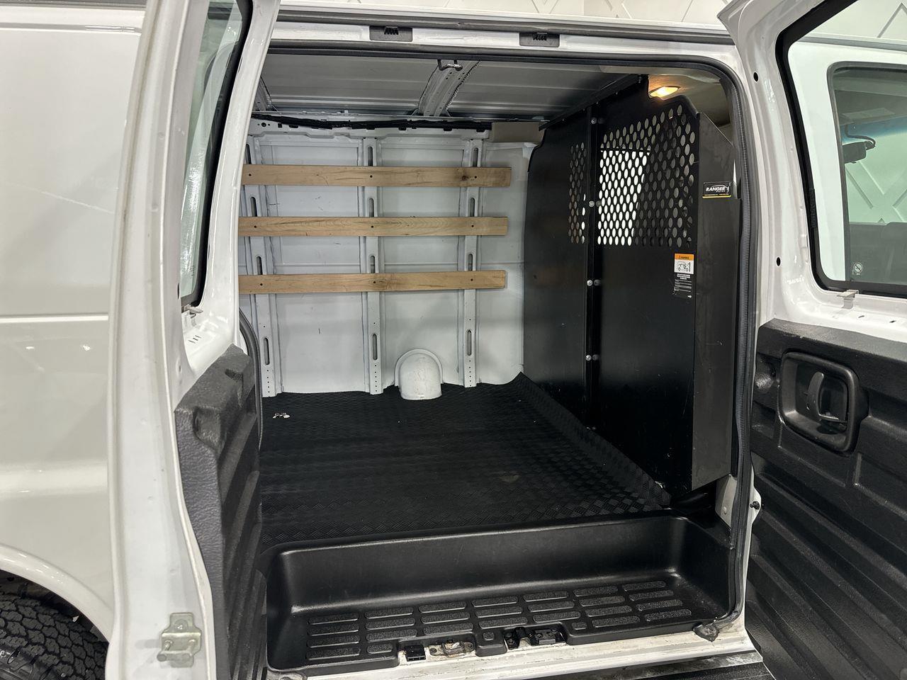 2021 GMC Savana 2500  Photo