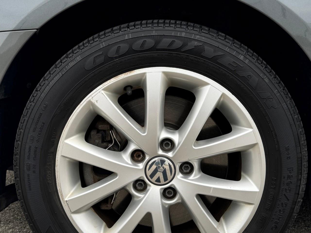 2013 Volkswagen Golf Wagon 4DR TDI DSG HIGHLINE Photo