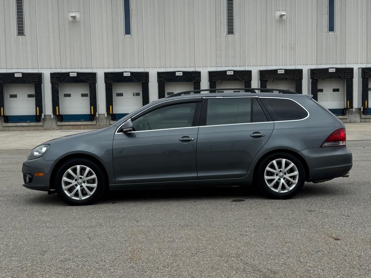 2013 Volkswagen Golf Wagon 4DR TDI DSG HIGHLINE Photo