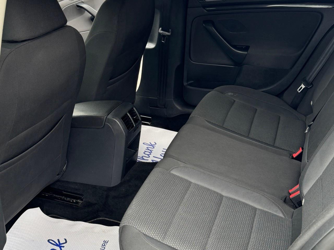 2013 Volkswagen Golf Wagon 4DR TDI DSG HIGHLINE Photo