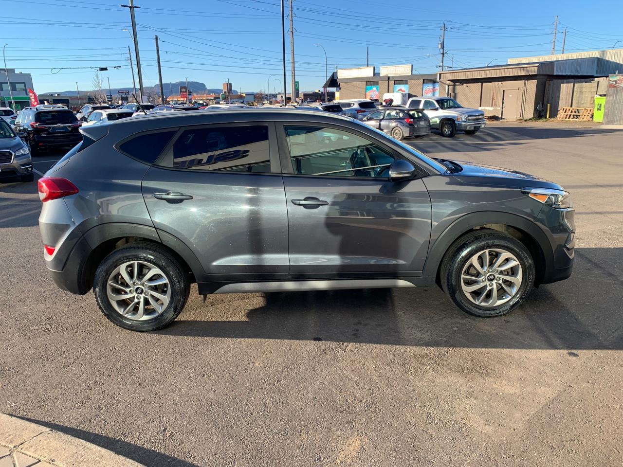 2017 Hyundai Tucson Premium 2.0 4dr All-Wheel Drive Photo2