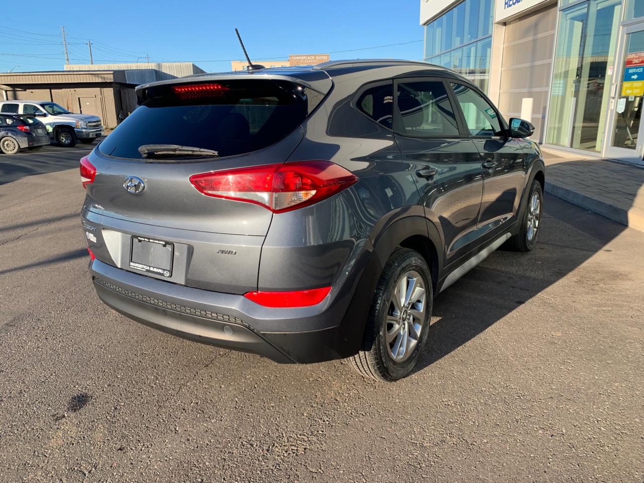 2017 Hyundai Tucson Premium 2.0 4dr All-Wheel Drive Photo3