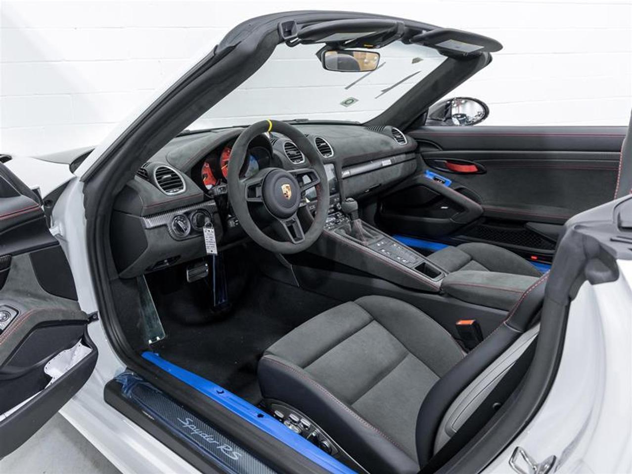 2025 Porsche 718 Spyder  Photo