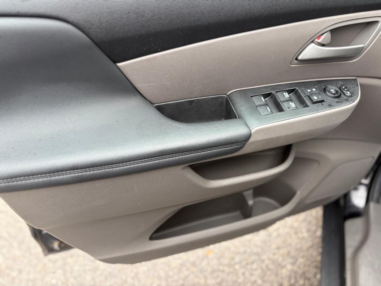 2013 Honda Odyssey EX-L w/RES (A5) Passenger Van Photo