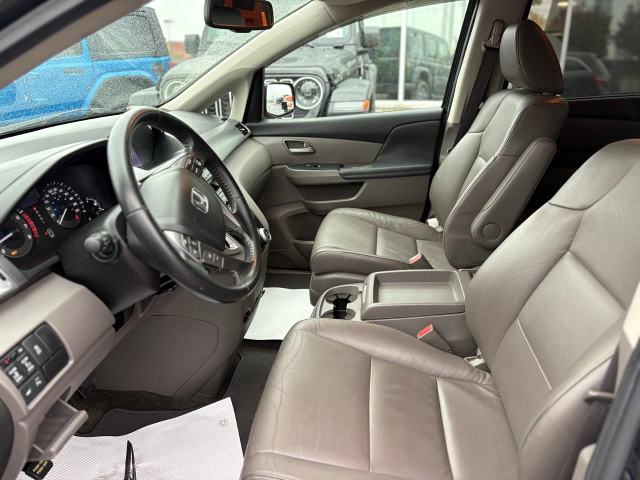 2013 Honda Odyssey EX-L w/RES (A5) Passenger Van Photo