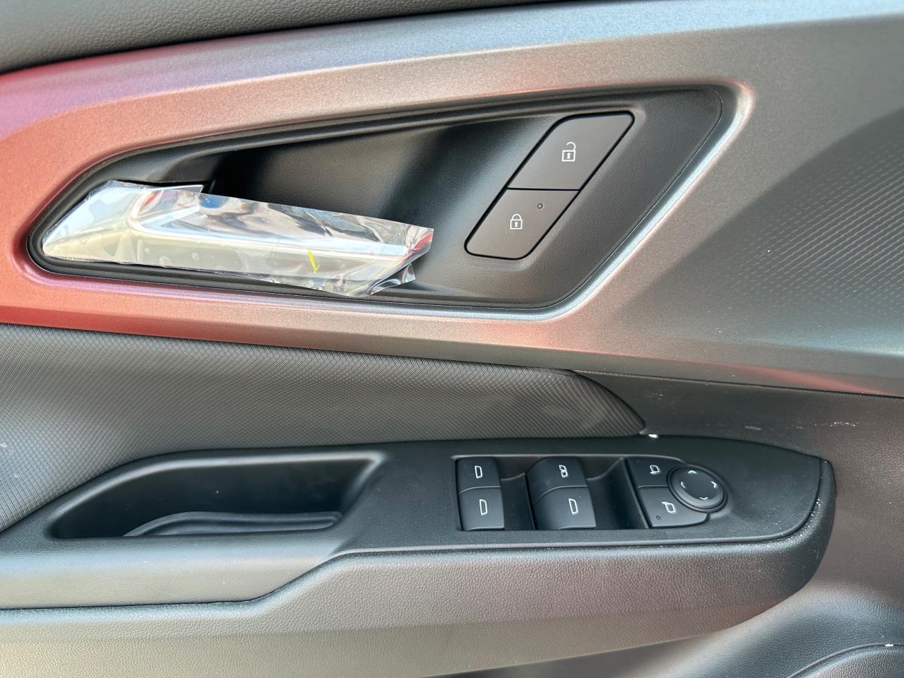 2025 Chevrolet Equinox EV RS 4dr Photo