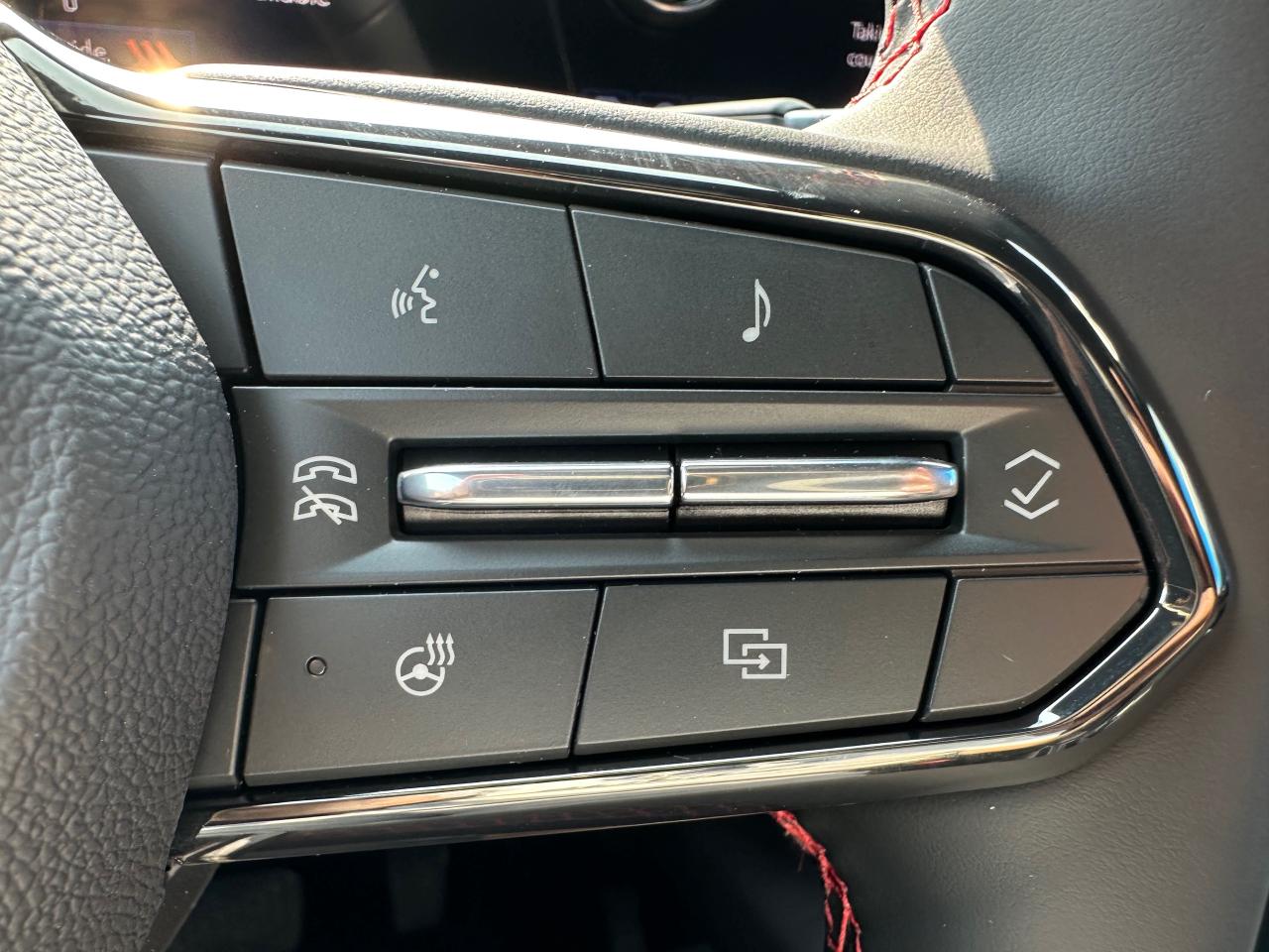 2025 Chevrolet Equinox EV RS 4dr Photo