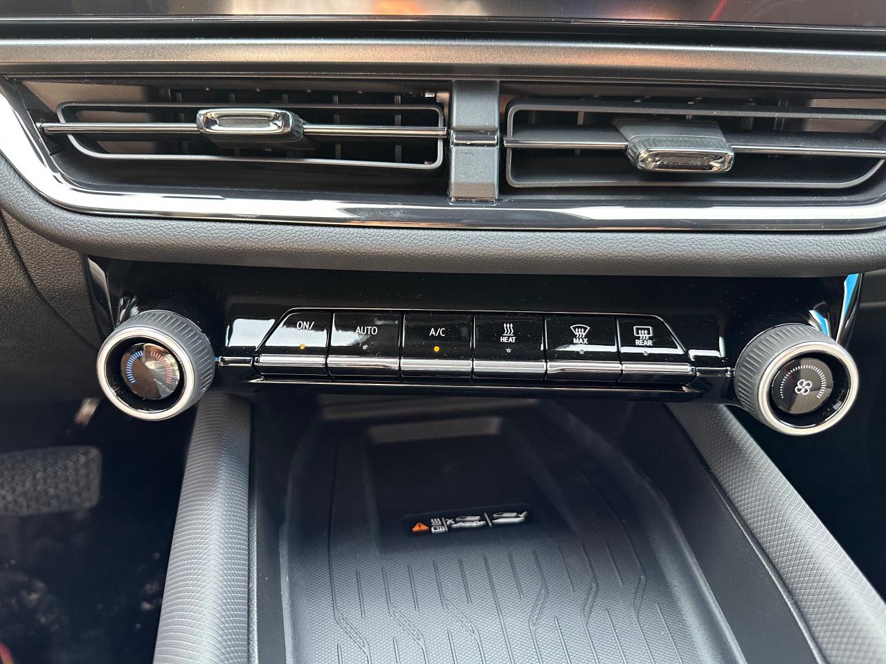 2025 Chevrolet Equinox EV RS 4dr Photo