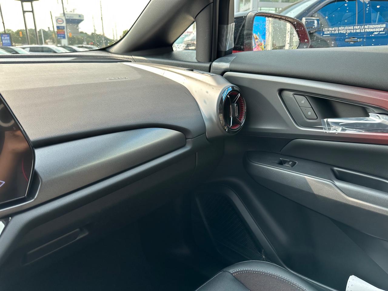 2025 Chevrolet Equinox EV RS 4dr Photo