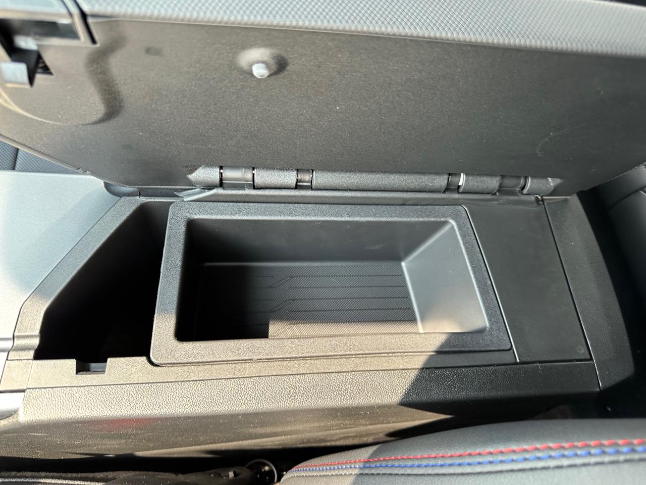 2025 Chevrolet Equinox EV RS 4dr Photo