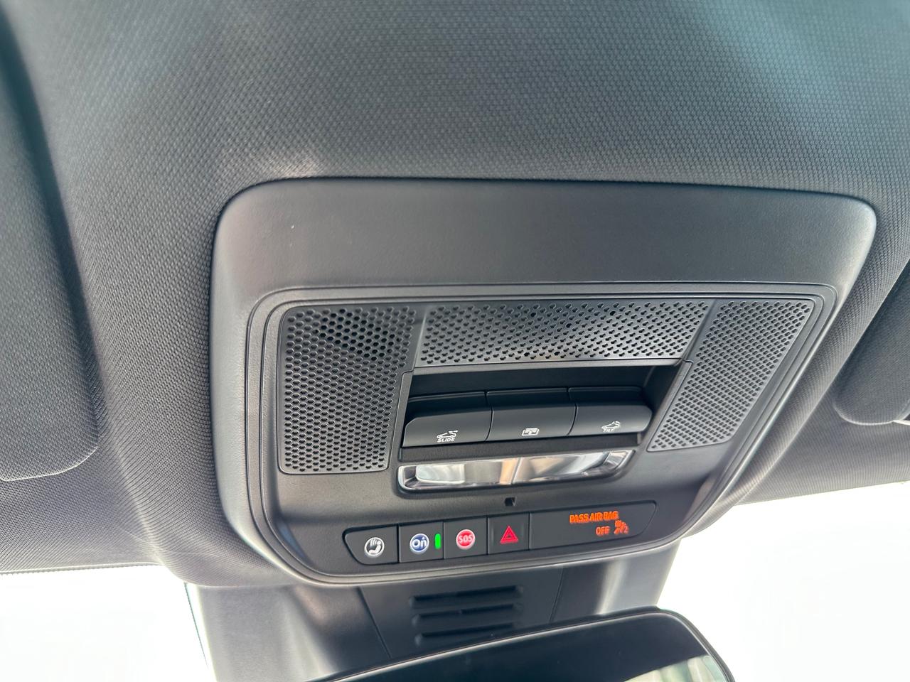 2025 Chevrolet Equinox EV RS 4dr Photo