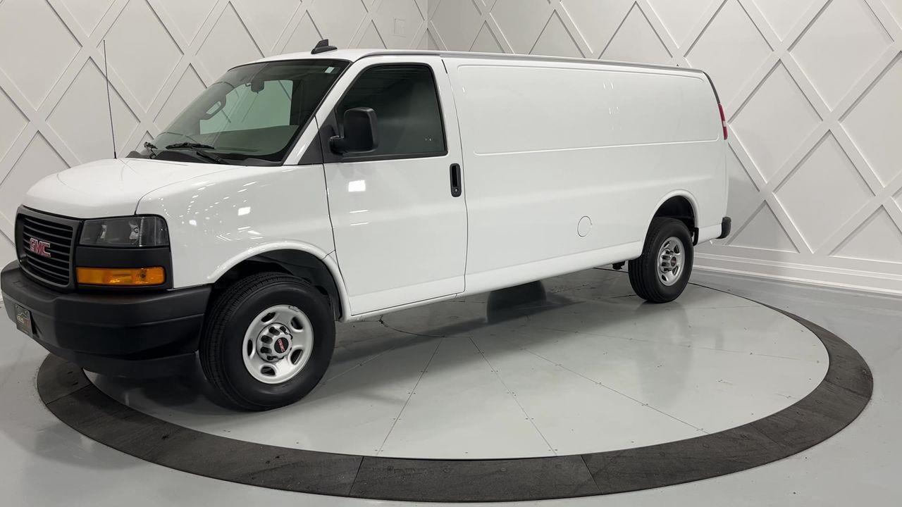 2022 GMC Savana Van  Photo3