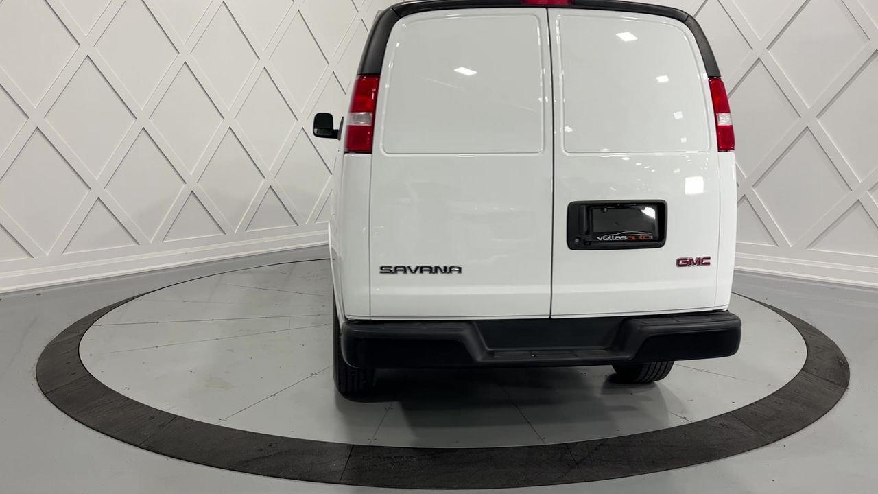 2022 GMC Savana Van  Photo