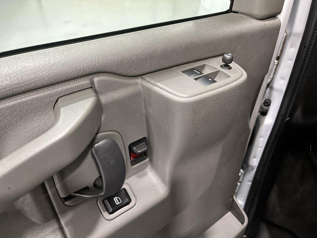 2022 GMC Savana Van  Photo