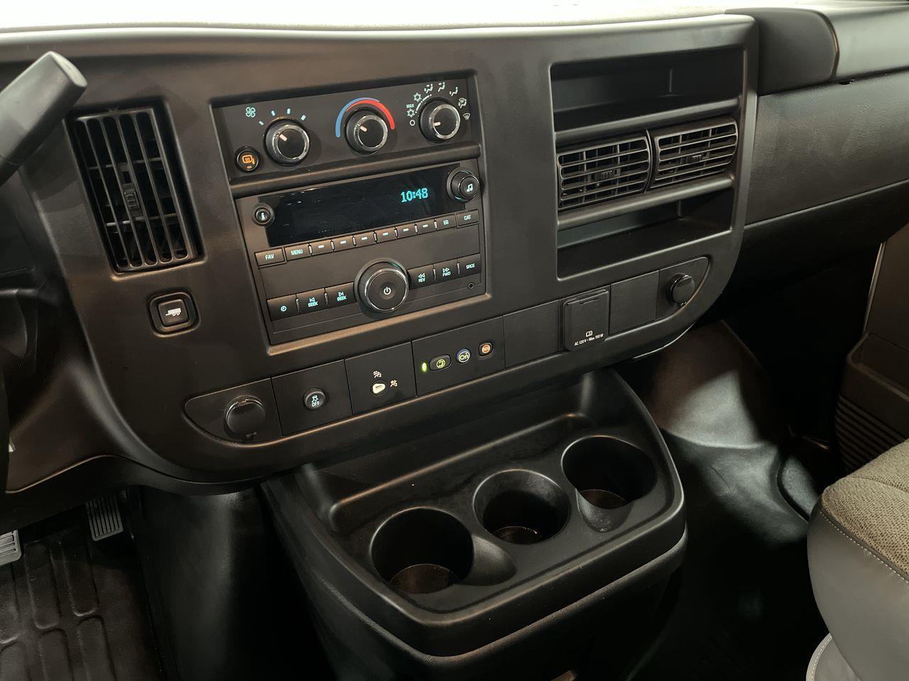 2022 GMC Savana Van  Photo