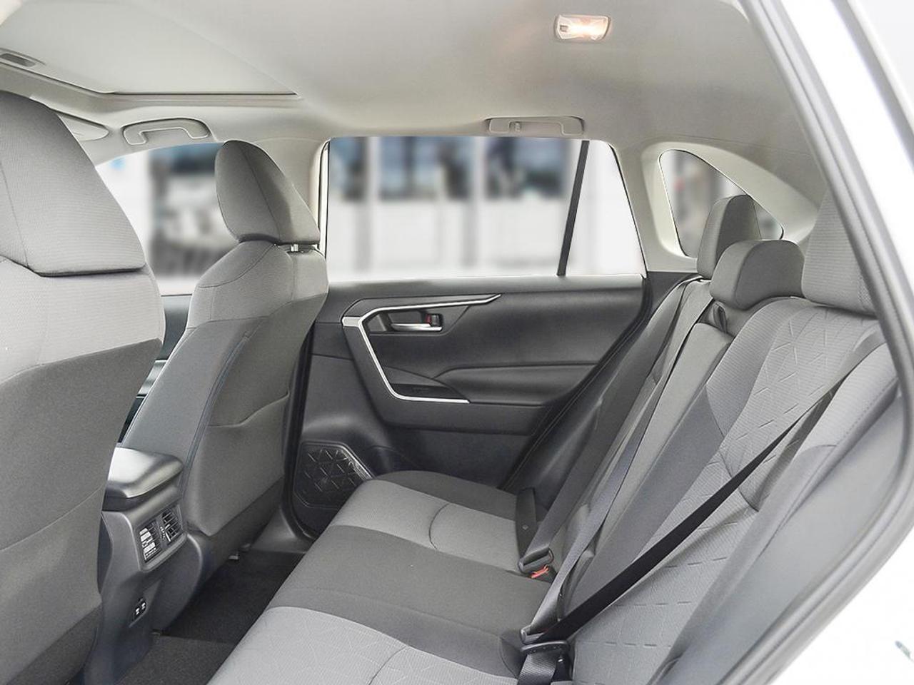 2025 Toyota RAV4 XLE 4dr All-wheel Drive Photo