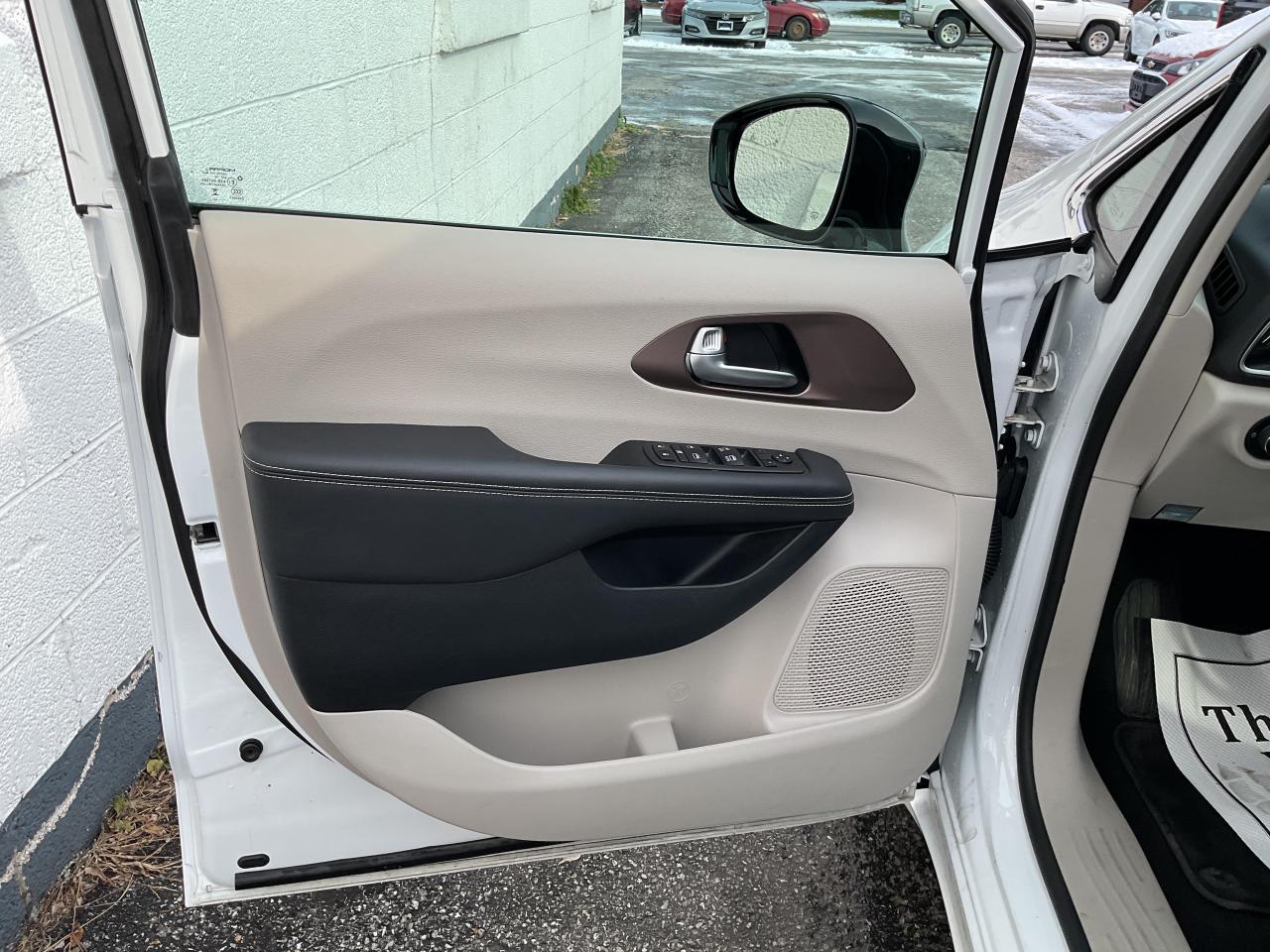 2024 Chrysler Grand Caravan SXT Front-Wheel Drive Passenger Van Photo