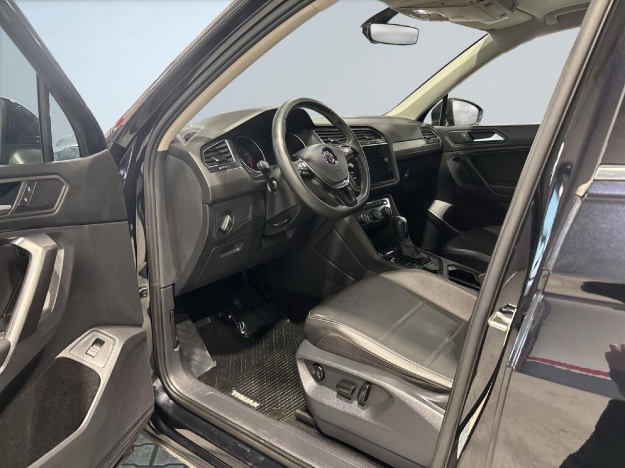 2021 Volkswagen Tiguan Comfortline 4MOTION/NAVI/Leather/Sunroof/B Cam/ Cl Photo