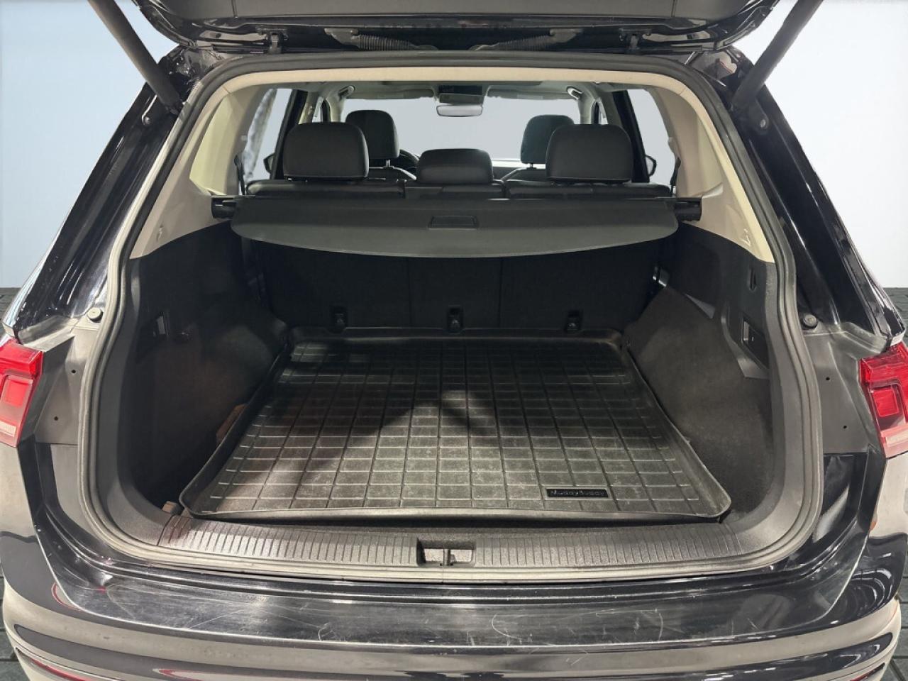 2021 Volkswagen Tiguan Comfortline 4MOTION/NAVI/Leather/Sunroof/B Cam/ Cl Photo