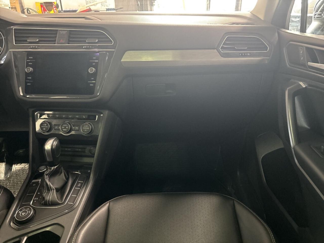 2021 Volkswagen Tiguan Comfortline 4MOTION/NAVI/Leather/Sunroof/B Cam/ Cl Photo