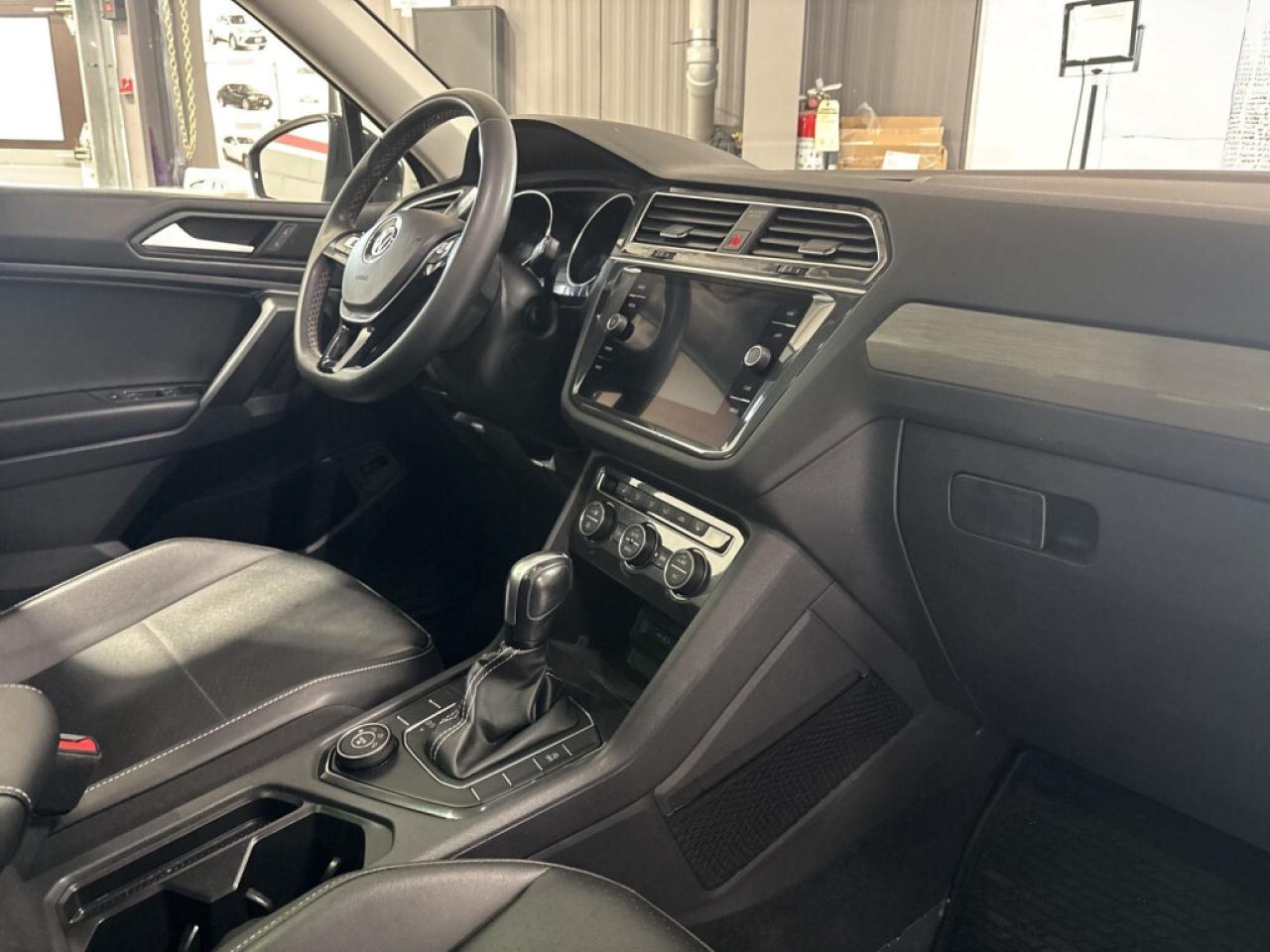 2021 Volkswagen Tiguan Comfortline 4MOTION/NAVI/Leather/Sunroof/B Cam/ Cl Photo