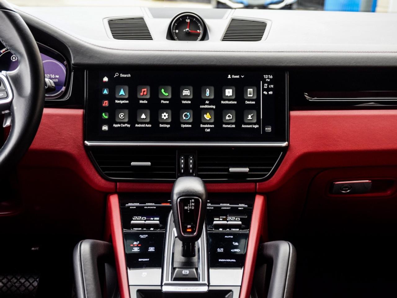 2022 Porsche Cayenne  Photo