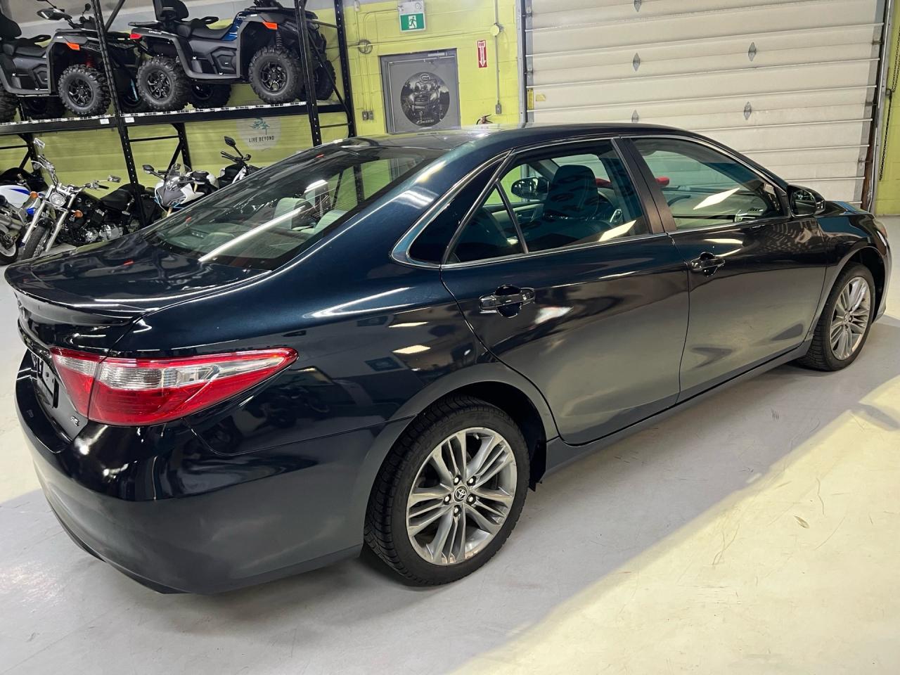 2015 Toyota Camry SE   CAMERA   AUTOMATIC Photo