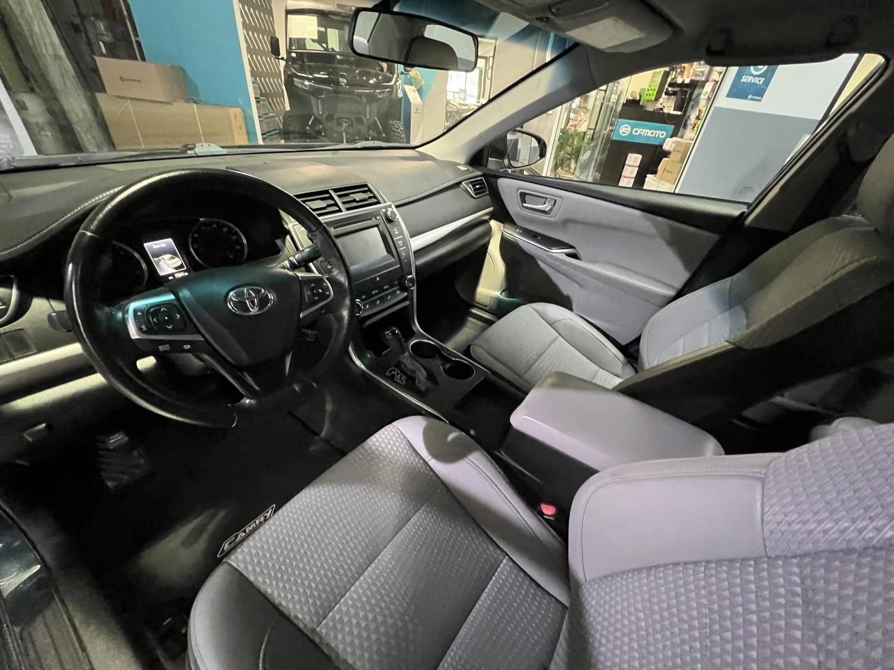 2015 Toyota Camry SE   CAMERA   AUTOMATIC Photo