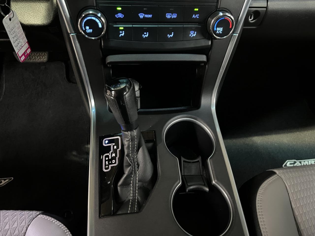 2015 Toyota Camry SE   CAMERA   AUTOMATIC Photo