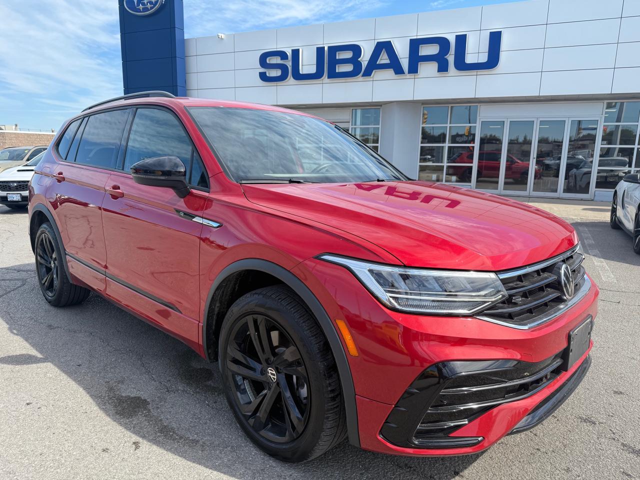 2024 Volkswagen Tiguan Comfortline R-Line Black Edition 4dr All-Wheel Drive 4MOTION Photo0