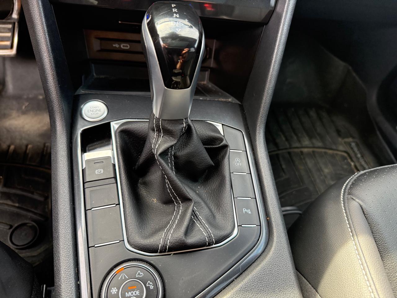 2024 Volkswagen Tiguan Comfortline R-Line Black Edition 4dr All-Wheel Drive 4MOTION Photo