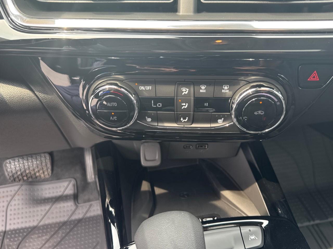 2025 Chevrolet Trax FWD 4dr ACTIV Photo