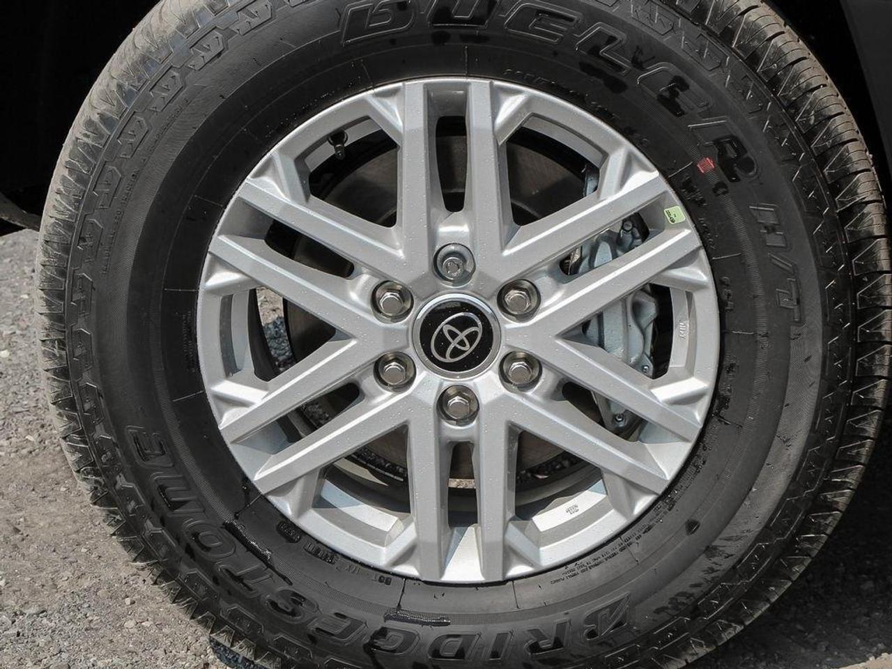 2026 Toyota Tundra 4x4 Crewmax SR Photo