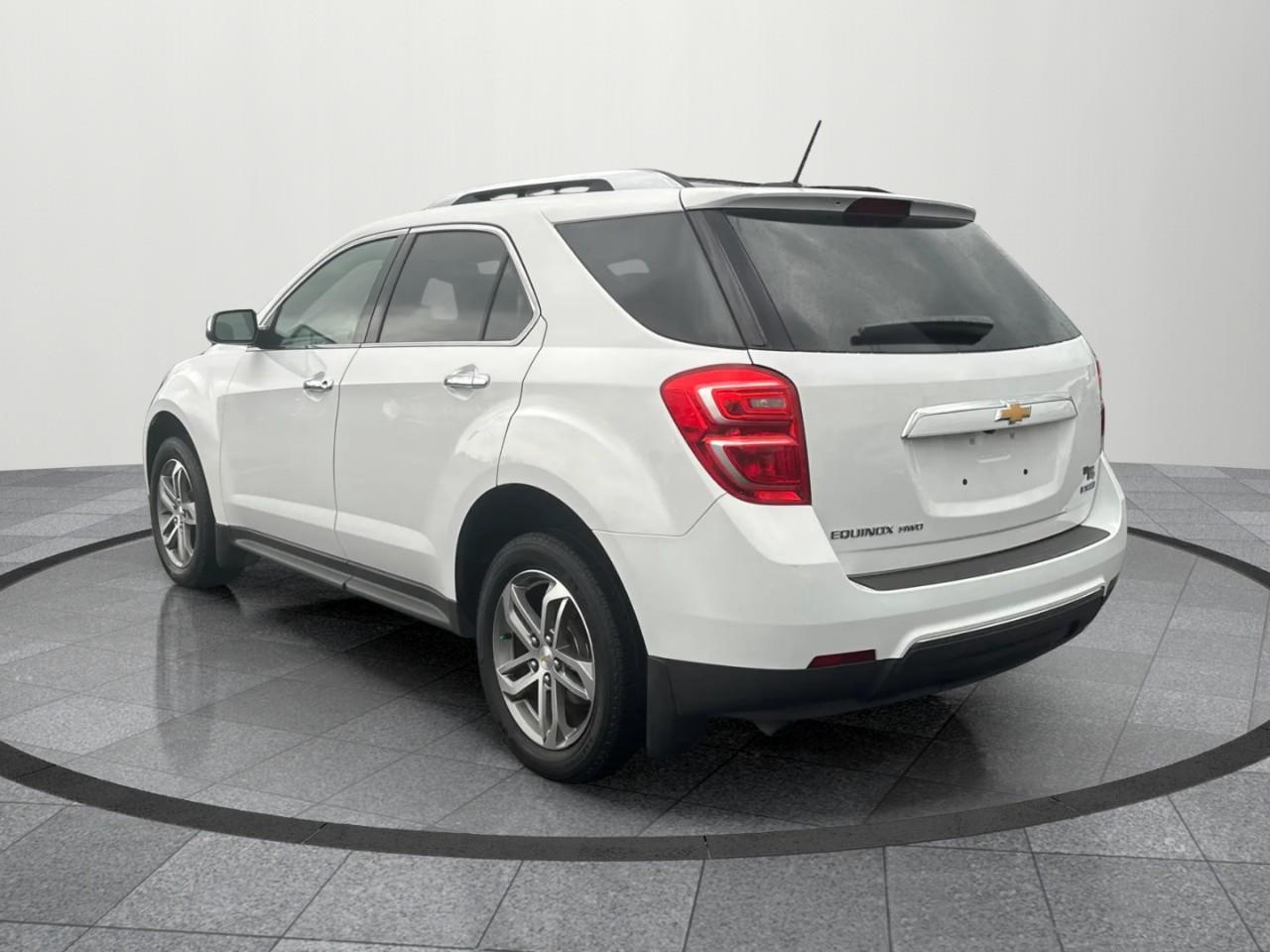 2017 Chevrolet Equinox Premier All-Wheel Drive Photo3