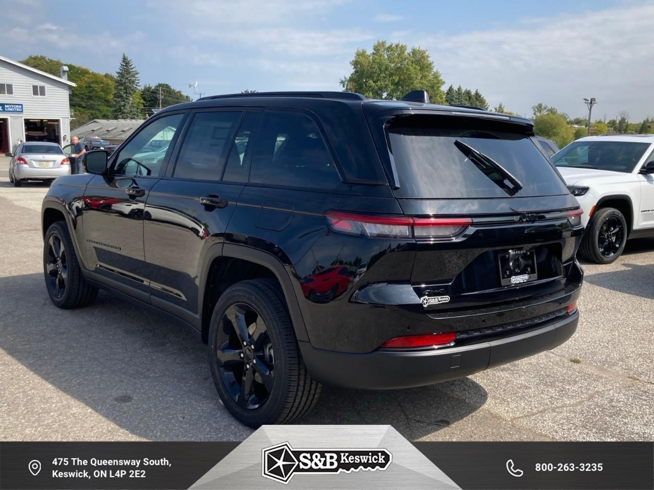 2025 Jeep Grand Cherokee Laredo 4dr 4x4 Photo2