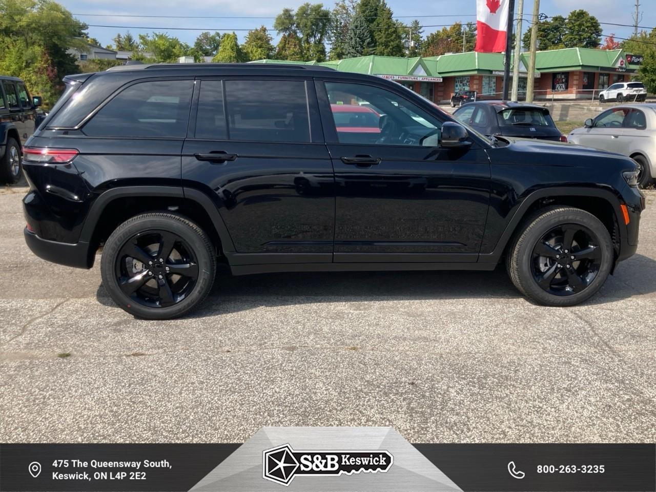 2025 Jeep Grand Cherokee Laredo 4dr 4x4 Photo