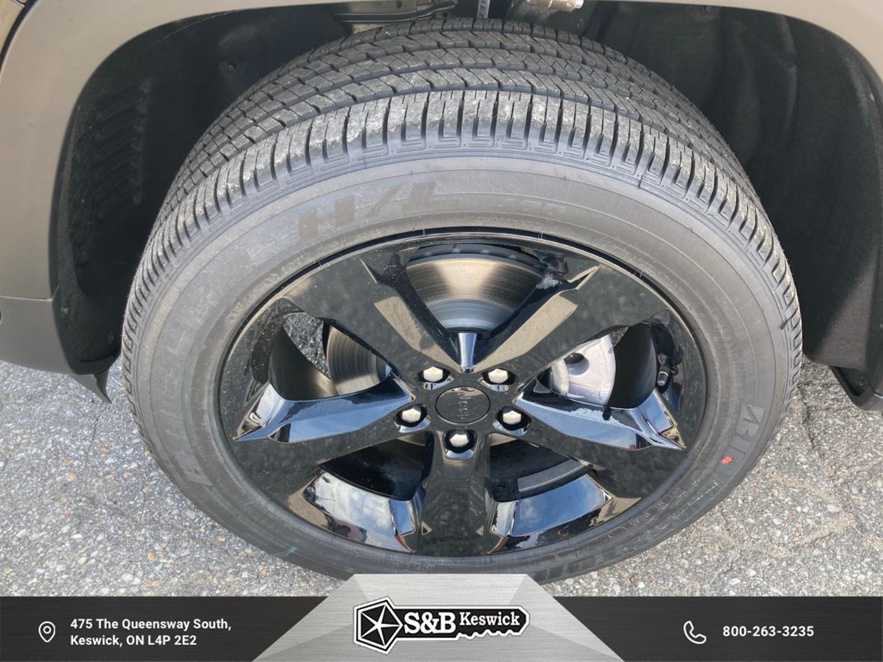 2025 Jeep Grand Cherokee Laredo 4dr 4x4 Photo