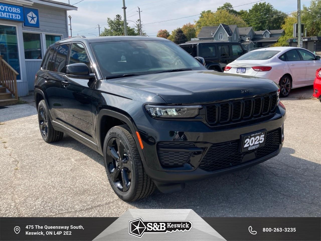2025 Jeep Grand Cherokee Laredo 4dr 4x4 Photo