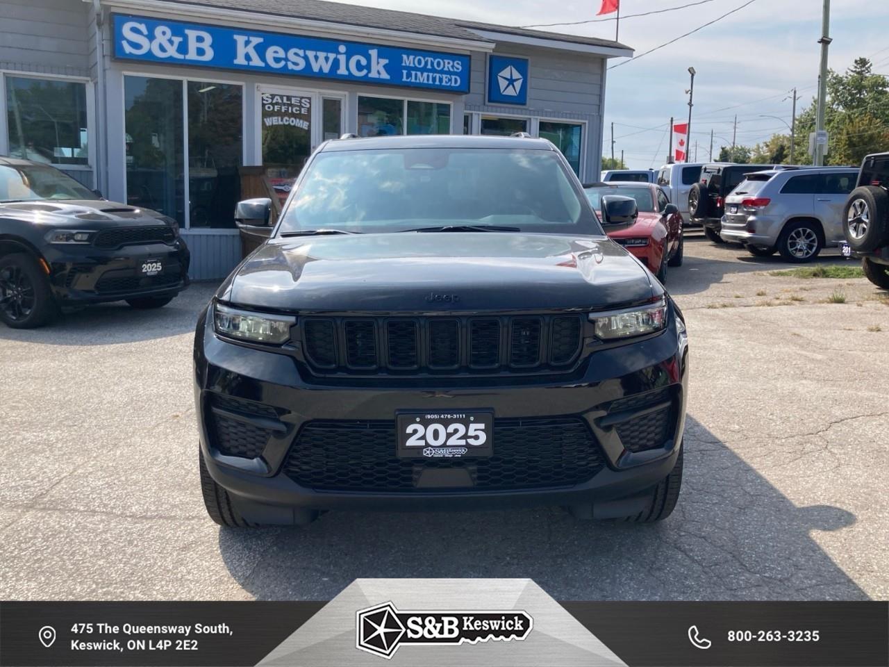 2025 Jeep Grand Cherokee Laredo 4dr 4x4 Photo