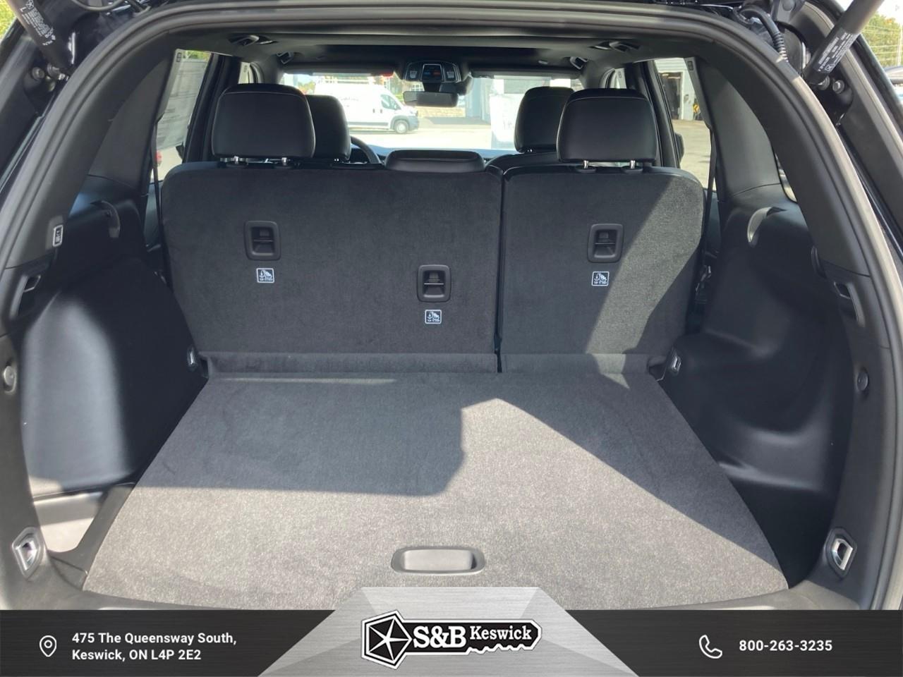 2025 Jeep Grand Cherokee Laredo 4dr 4x4 Photo