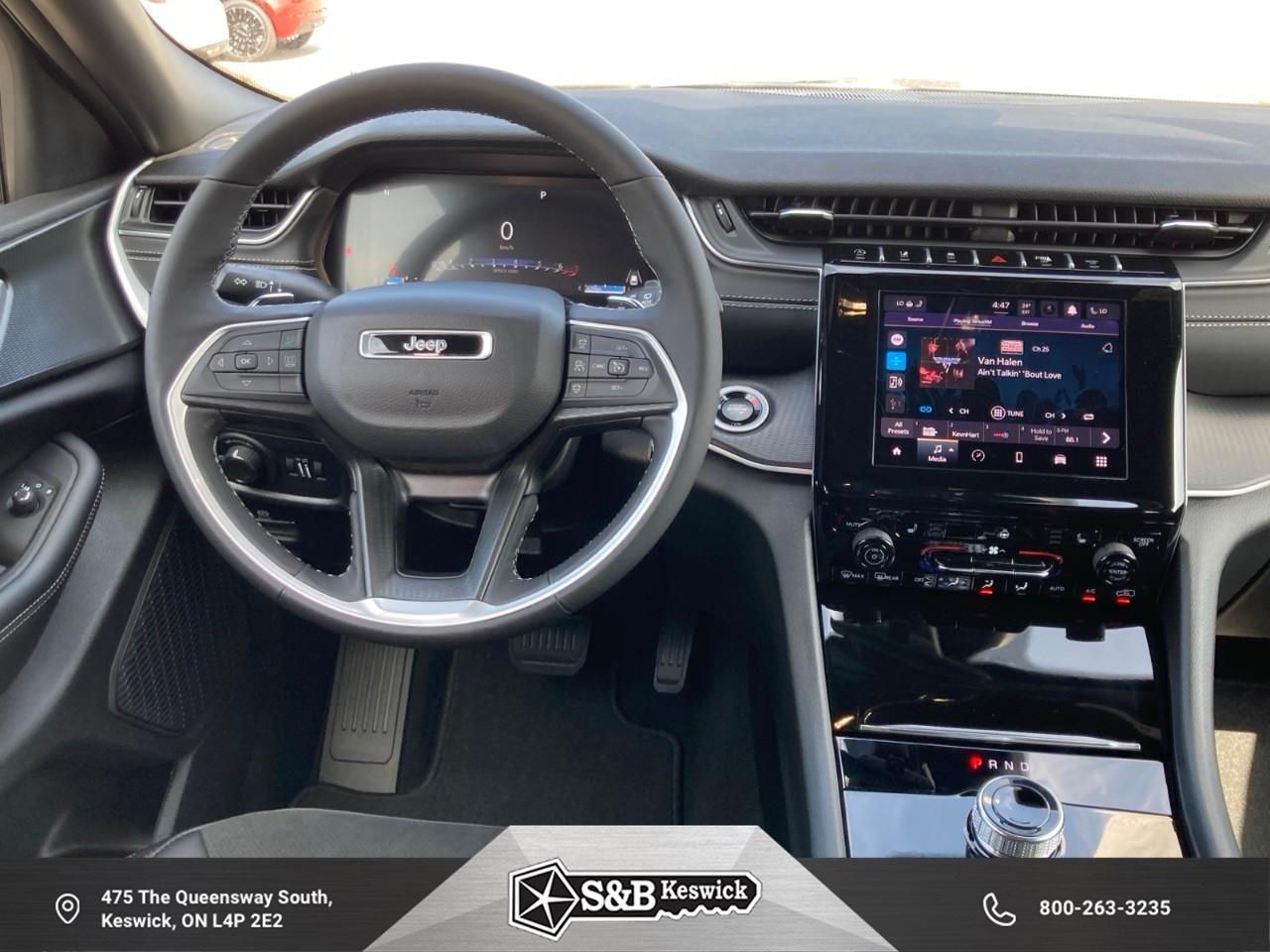 2025 Jeep Grand Cherokee Laredo 4dr 4x4 Photo