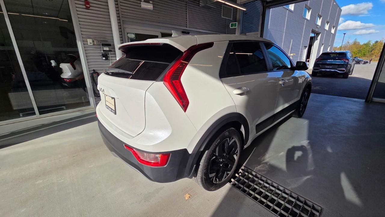 2023 Kia Niro EV Premium 4dr Front-Wheel Drive Sport Utility Photo4