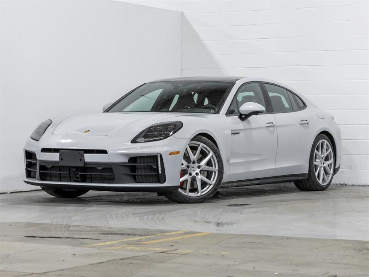 2025 Porsche Panamera  Photo0