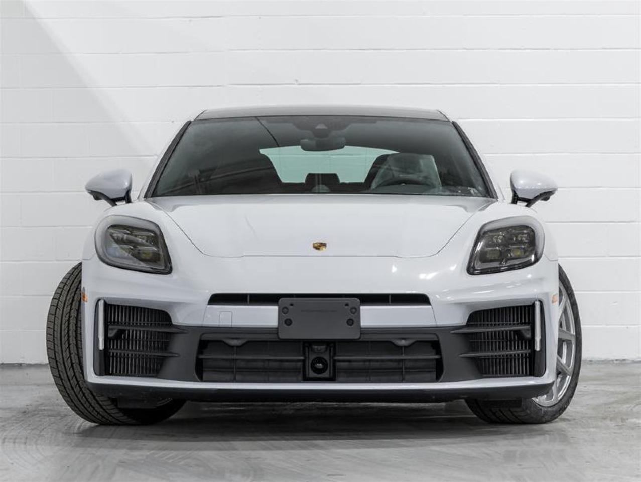 2025 Porsche Panamera  Photo3