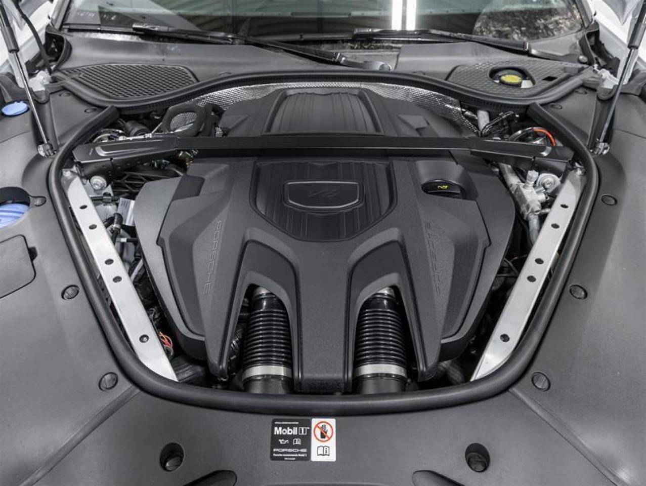 2025 Porsche Panamera  Photo